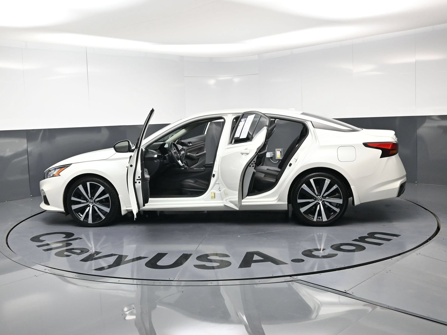 Used 2020 Nissan Altima 2.5 SR FWD image 21