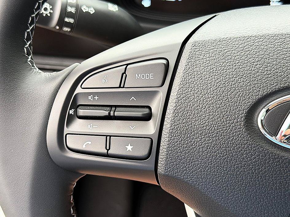 New 2026 Hyundai Venue SEL FWD image 15