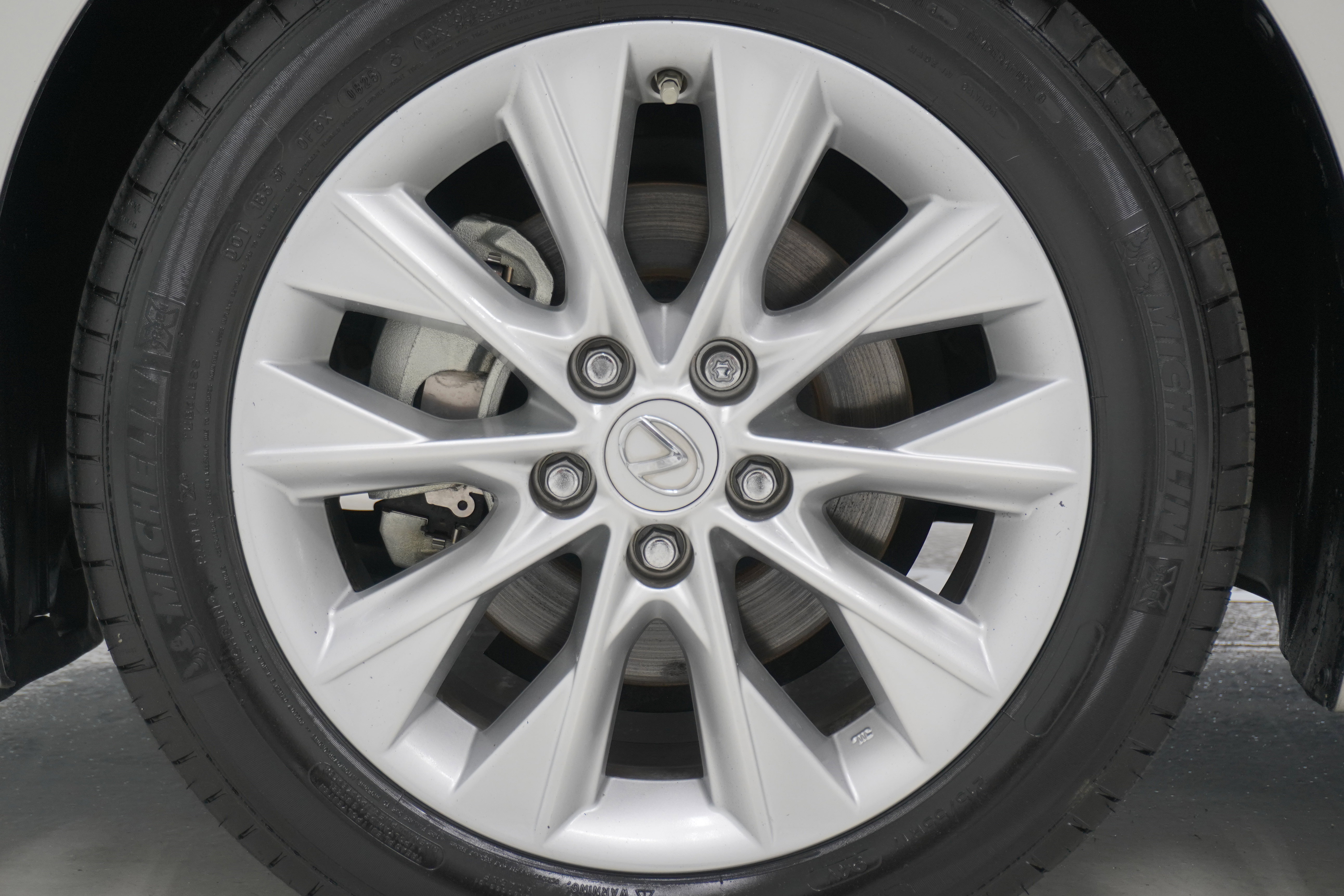 Used 2015 Lexus ES 300h FWD image 34