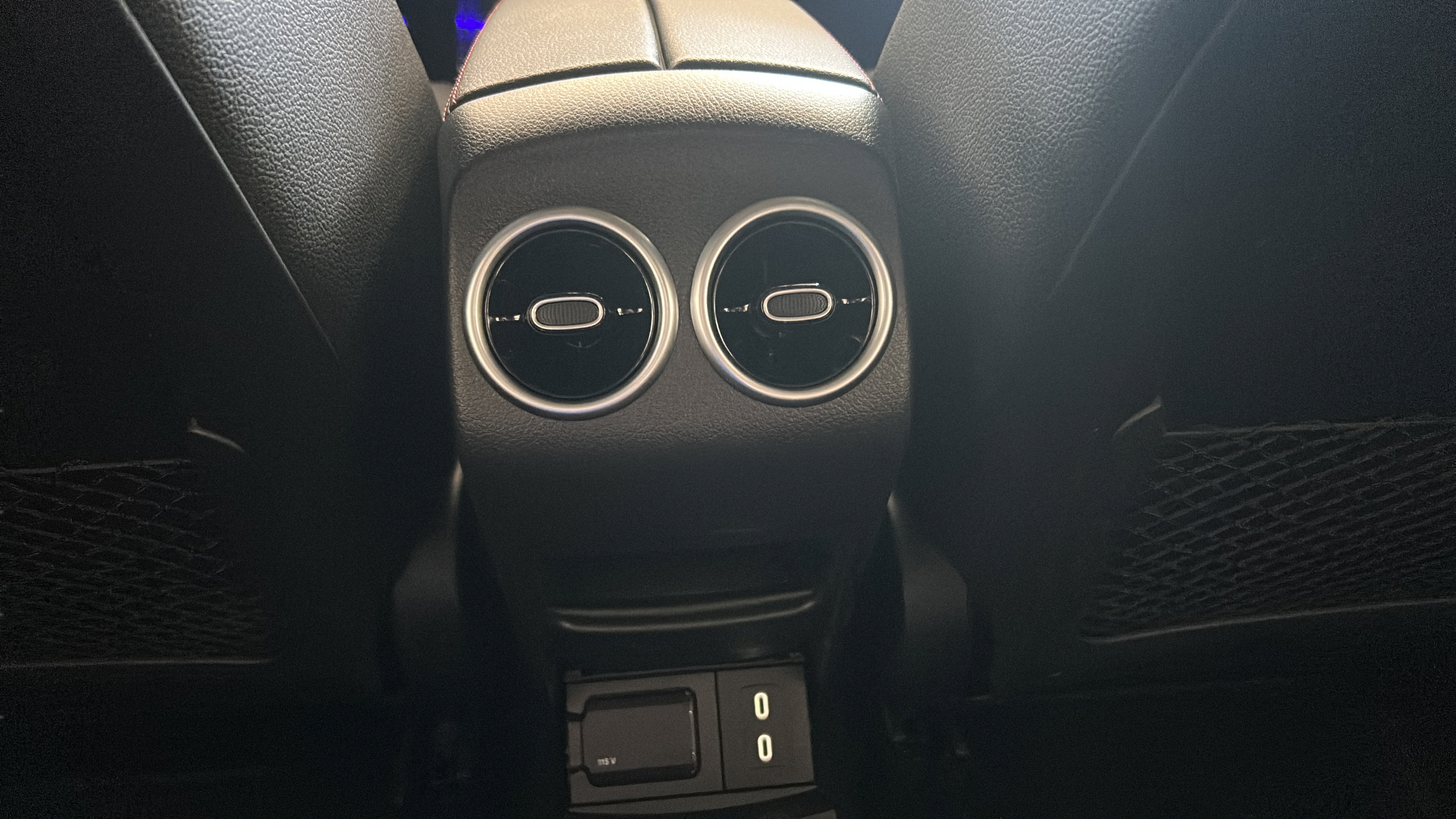Used 2025 Mercedes-Benz GLA 250 image 33