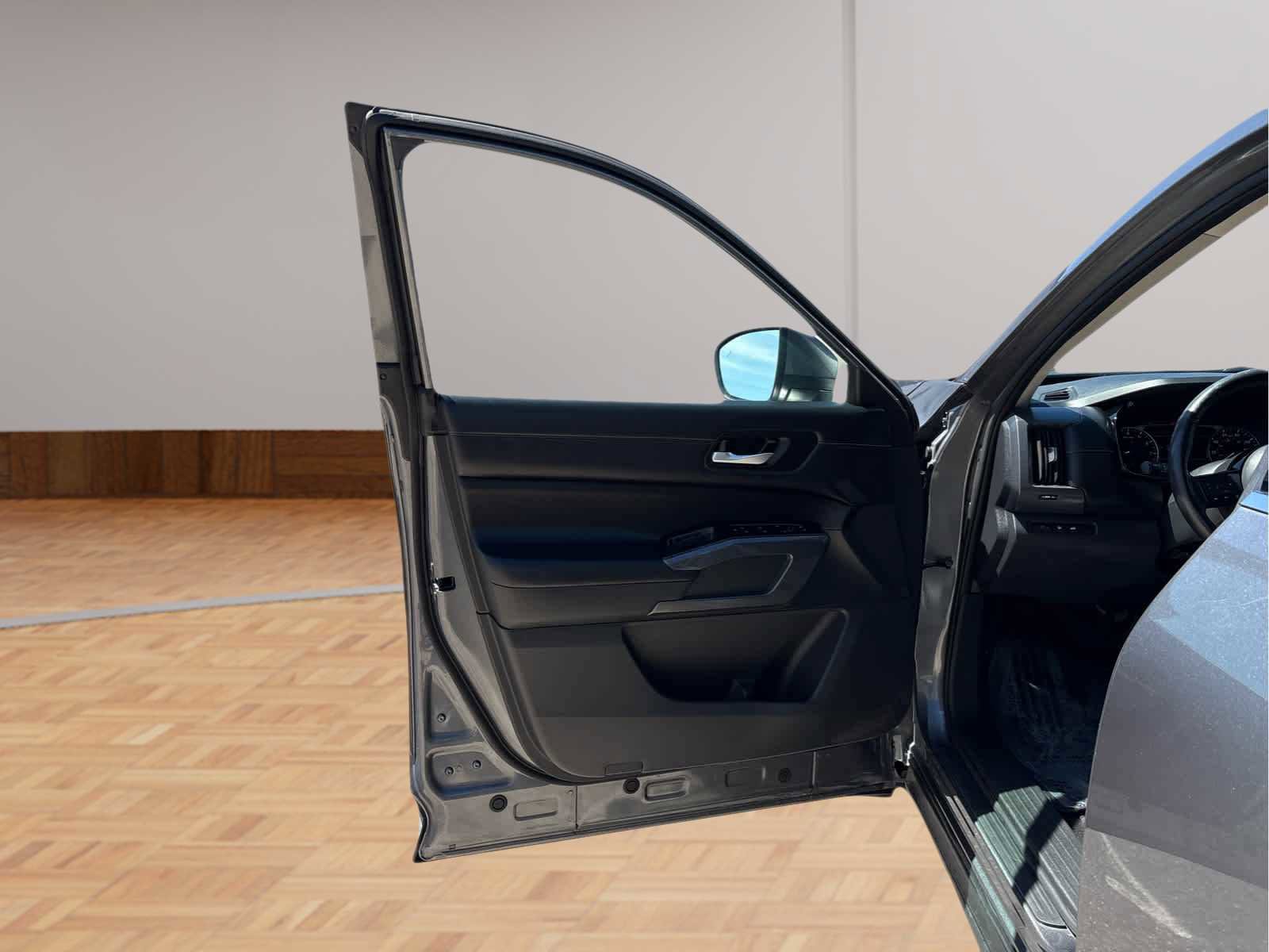 Used 2023 Nissan Pathfinder SL image 9