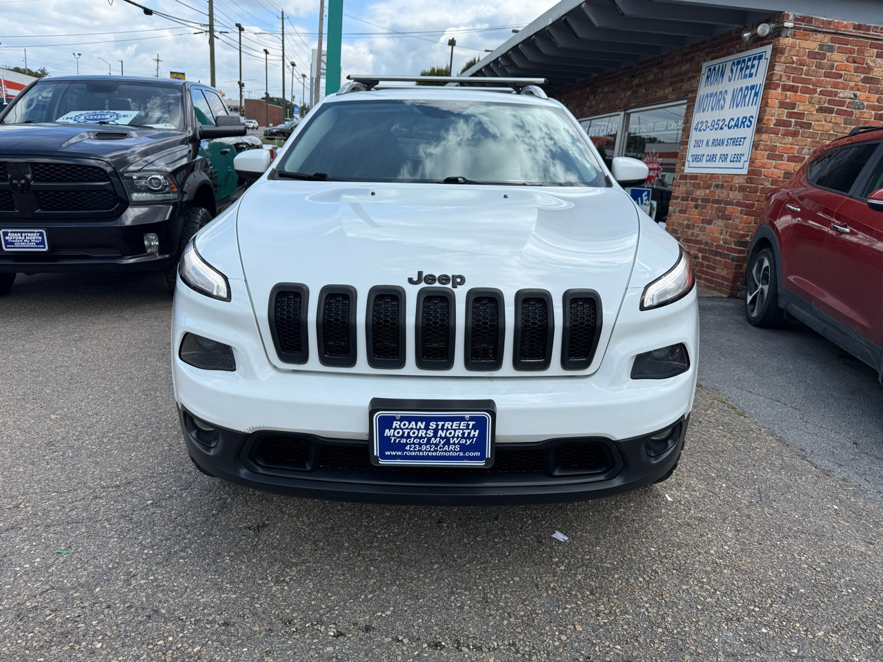 Used 2018 Jeep Cherokee Latitude Plus w/ Comfort/Convenience Group image 8