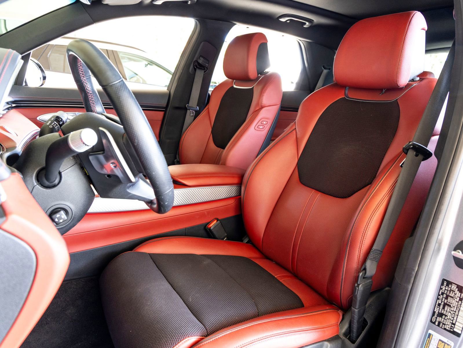 Used 2023 Genesis GV70 2.5T Sport Prestige w/ Sport Prestige Package image 15