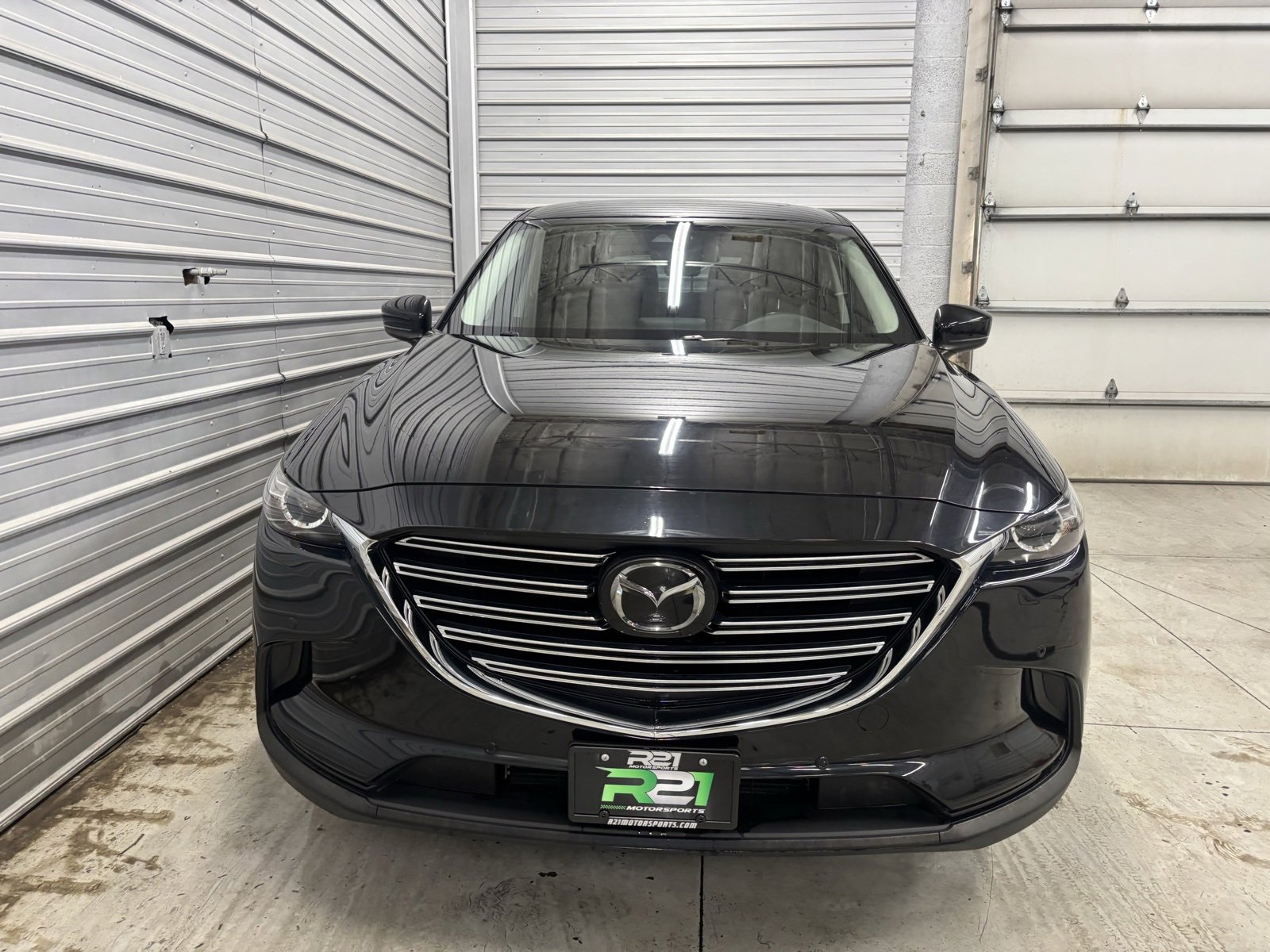 Used 2018 MAZDA CX-9 Touring w/ Touring Premium Package image 2