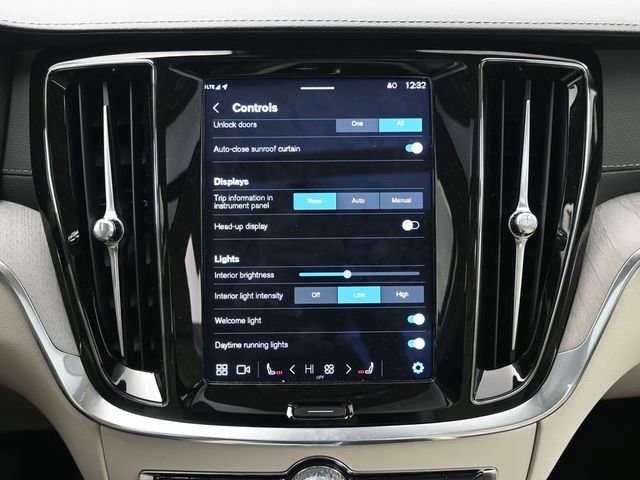 Used 2024 Volvo S60 B5 Ultimate image 18