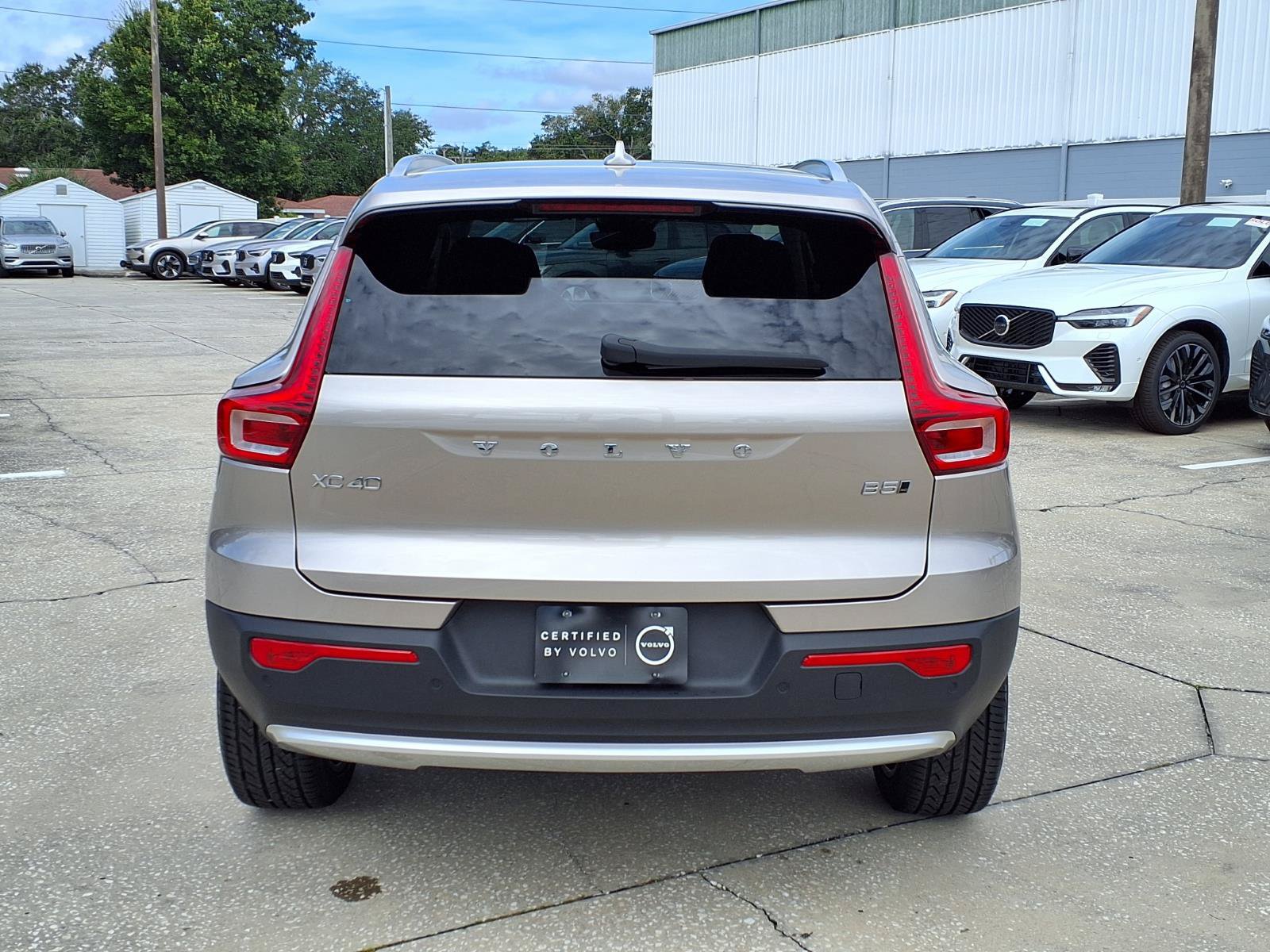 Certified 2023 Volvo XC40 B5 Plus w/ Protection Package Premier AWD/4WD image 6