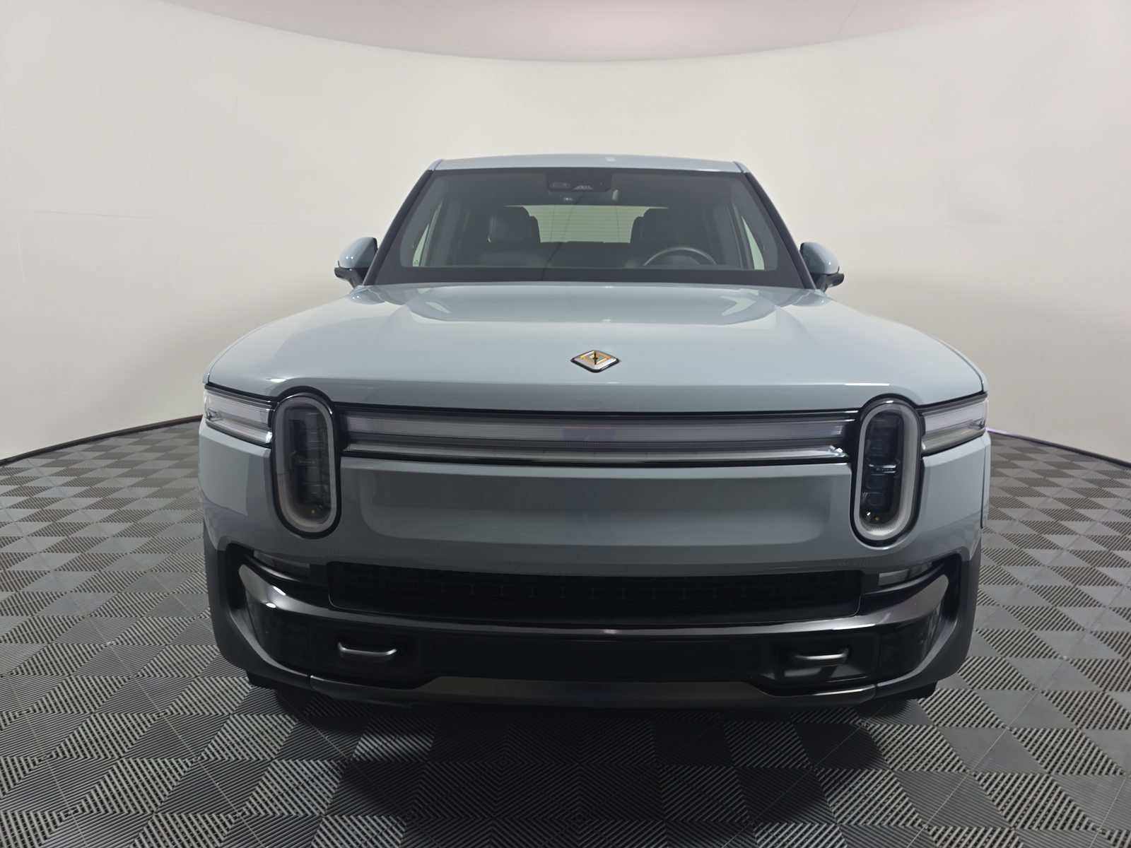 Used 2025 Rivian R1T Adventure Dual AWD/4WD image 8