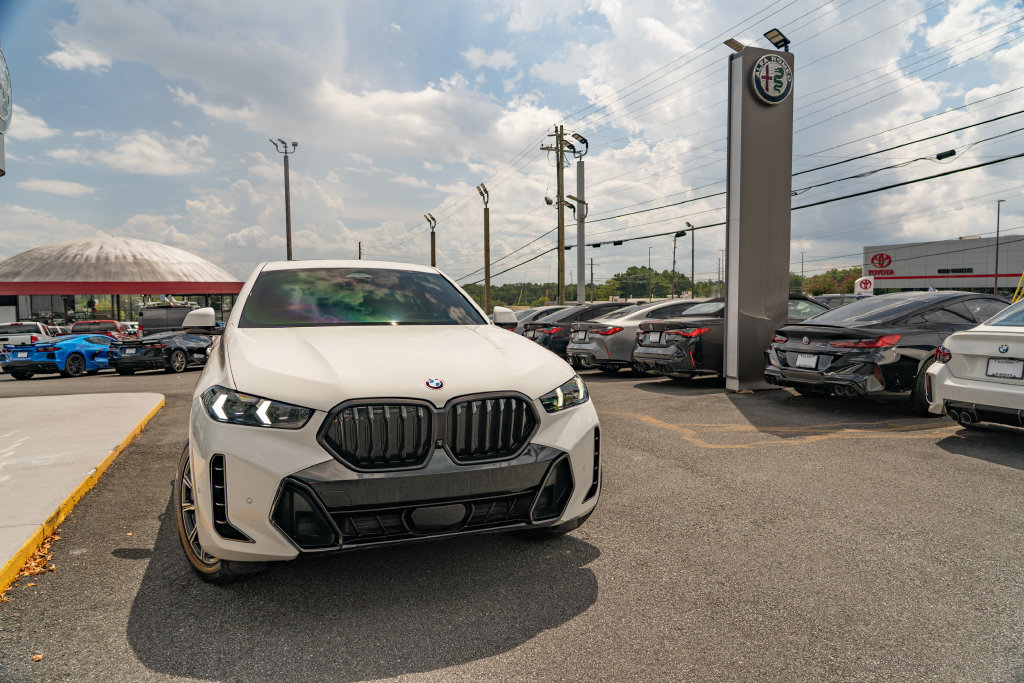 Used 2024 BMW X6 xDrive40i w/ Executive Package AWD/4WD image 11