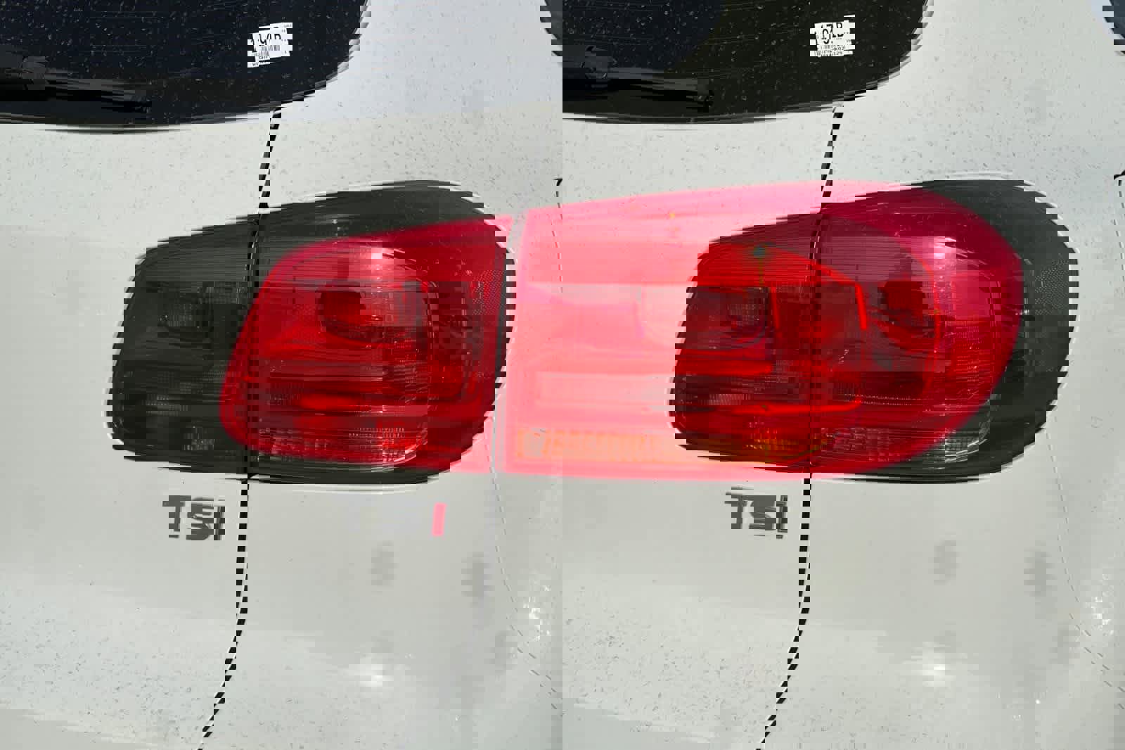 Used 2017 Volkswagen Tiguan S image 15