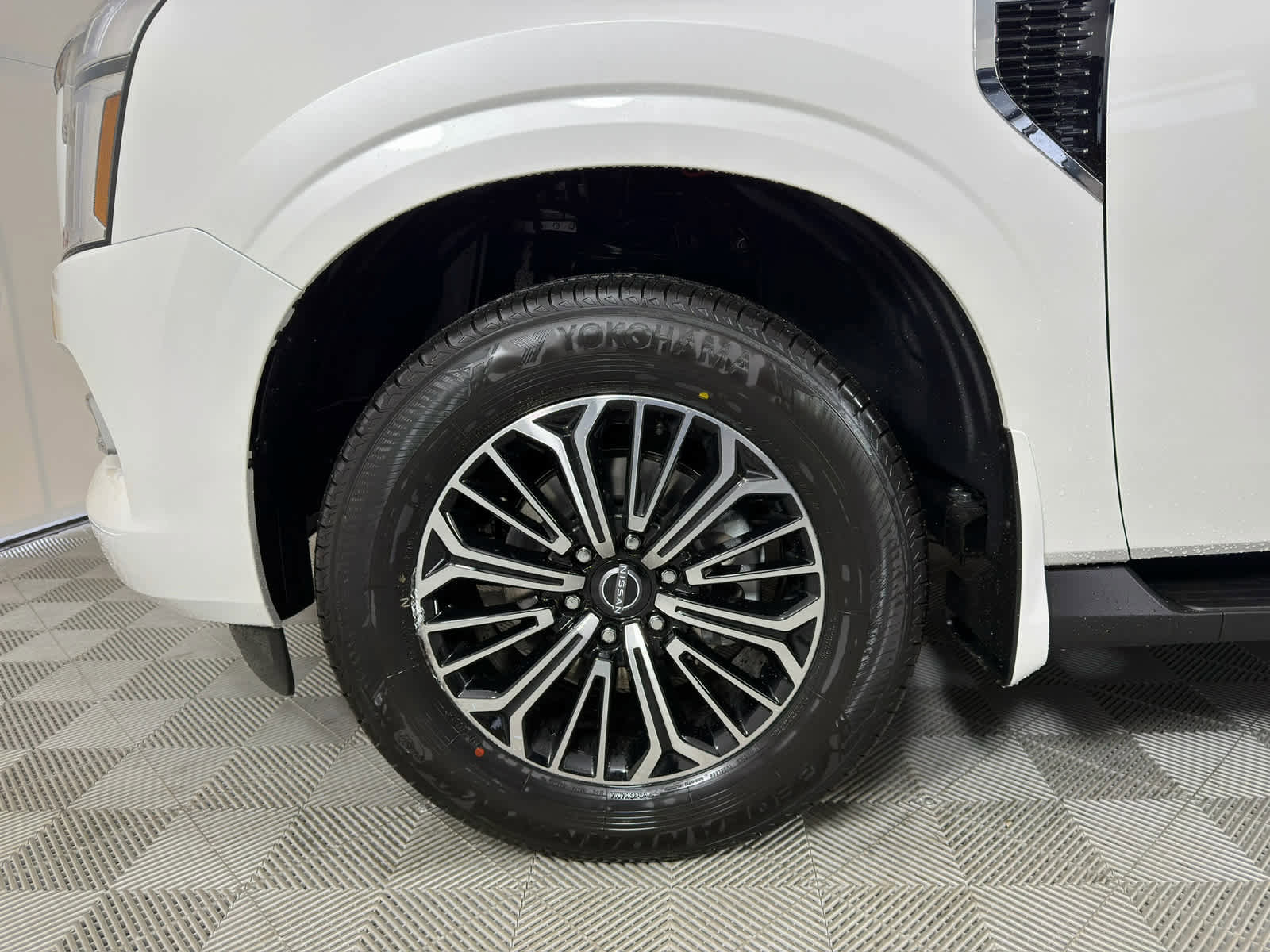 New 2026 Nissan Armada SL w/ Captain's Chari Seat Package image 10