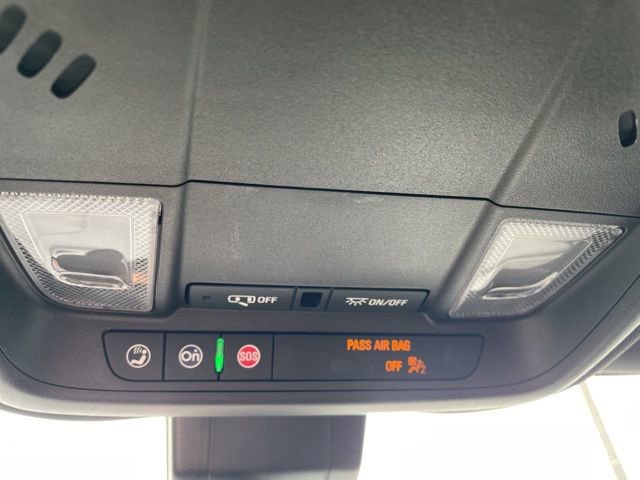 Used 2022 Chevrolet Equinox RS w/ RS Leather Package image 38