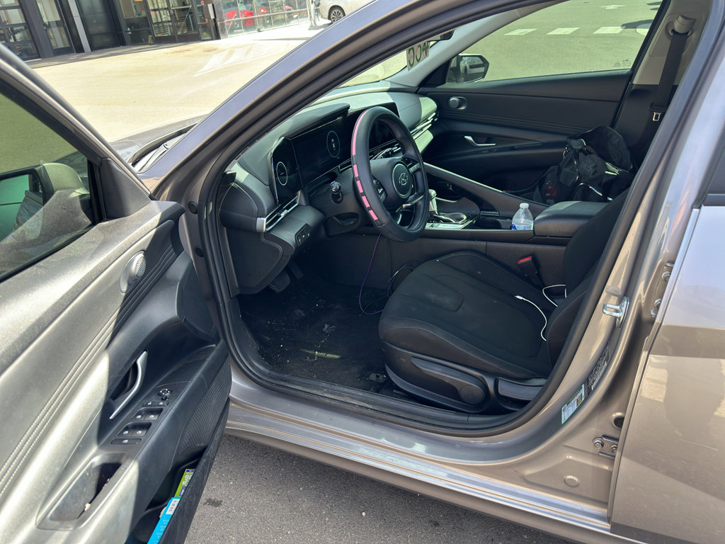 Used 2023 Hyundai Elantra SEL w/ Convenience Package image 7