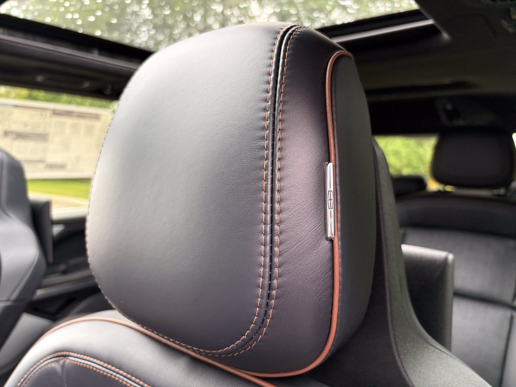New 2027 Lincoln Navigator Black Label AWD/4WD image 13