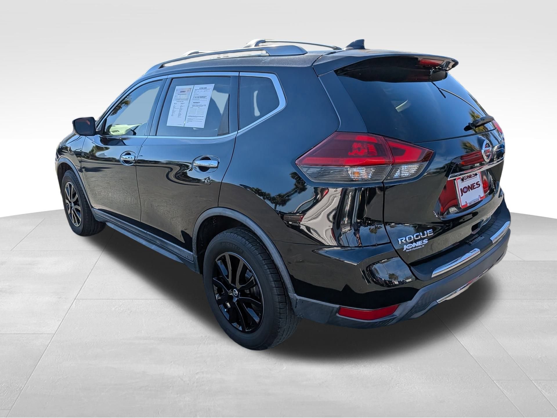 Used 2018 Nissan Rogue SV image 8