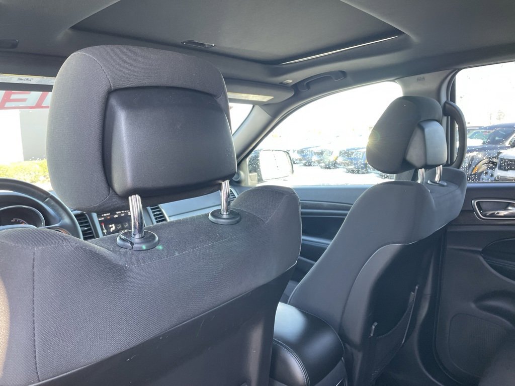 Used 2018 Jeep Grand Cherokee Laredo image 24