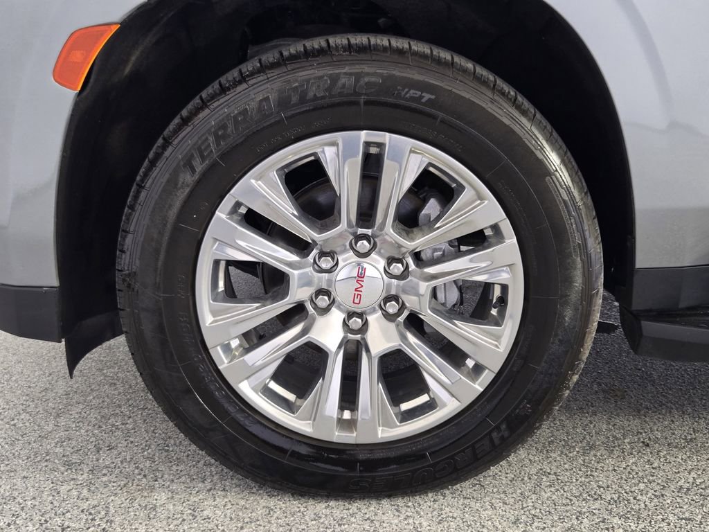 Used 2023 GMC Yukon XL Denali image 13