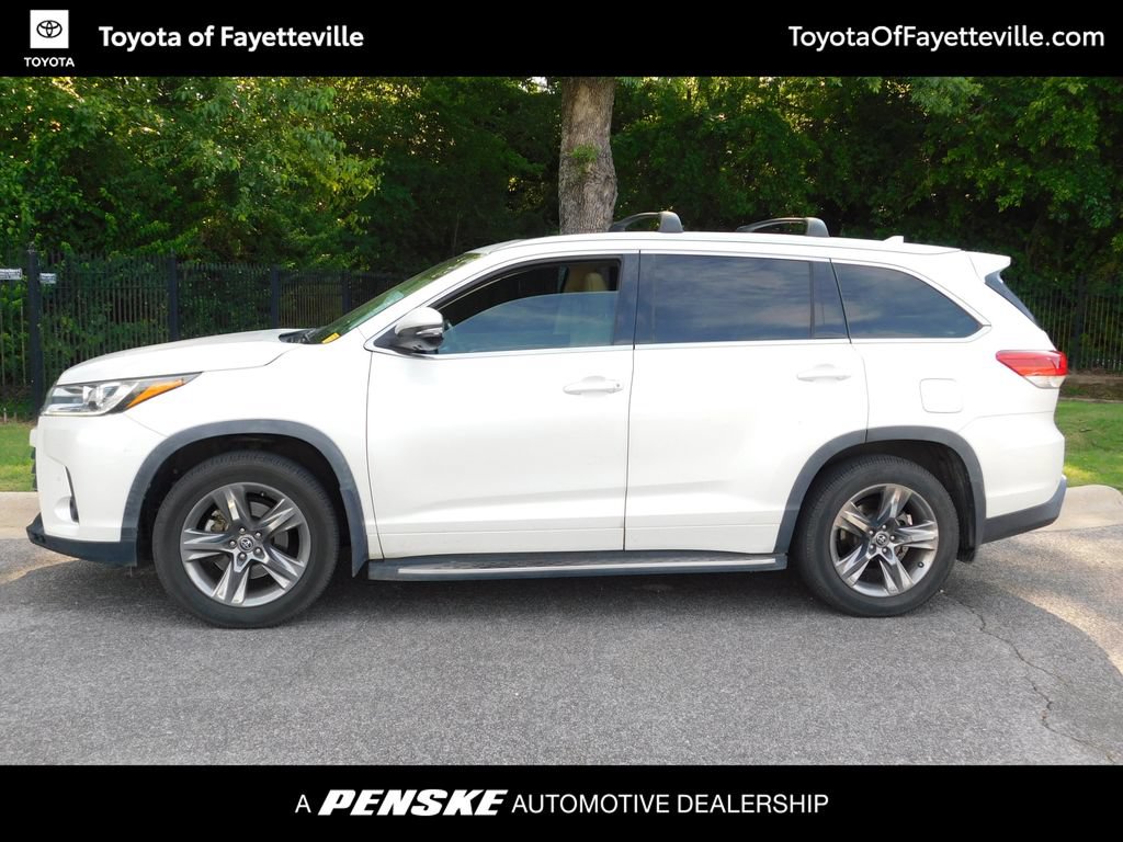 Used 2019 Toyota Highlander Limited Platinum FWD image 2