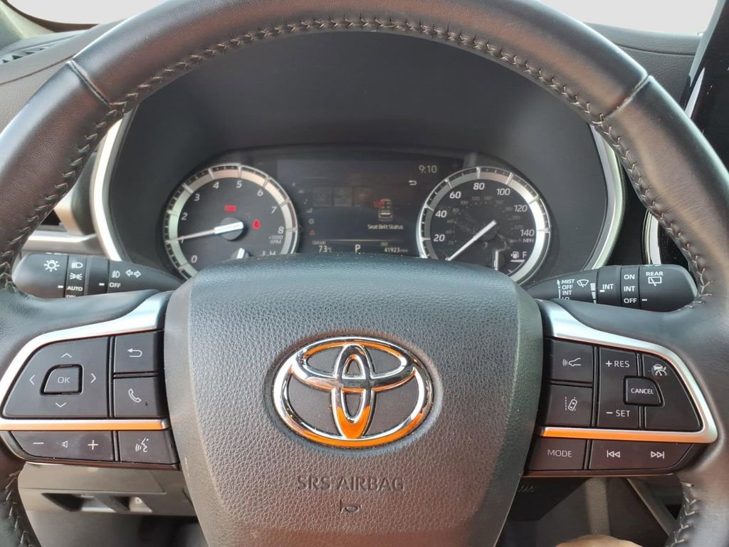 Used 2022 Toyota Highlander XSE image 24