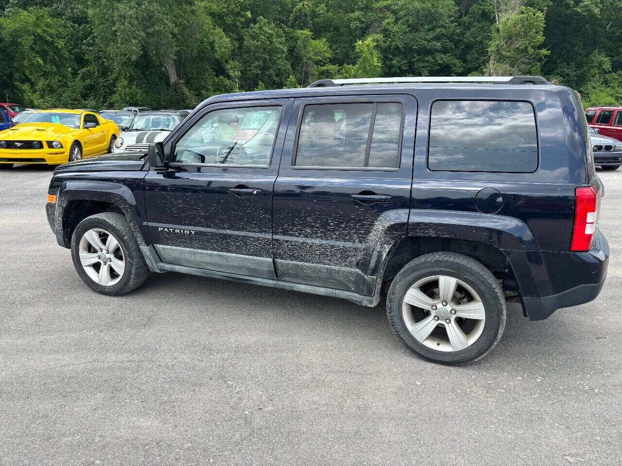 Used 2011 Jeep Patriot Latitude w/ Sun/Sound Group AWD/4WD image 8