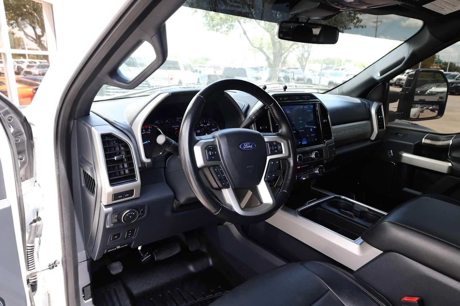 Used 2022 Ford F250 Lariat w/ Lariat Ultimate Package AWD/4WD image 3