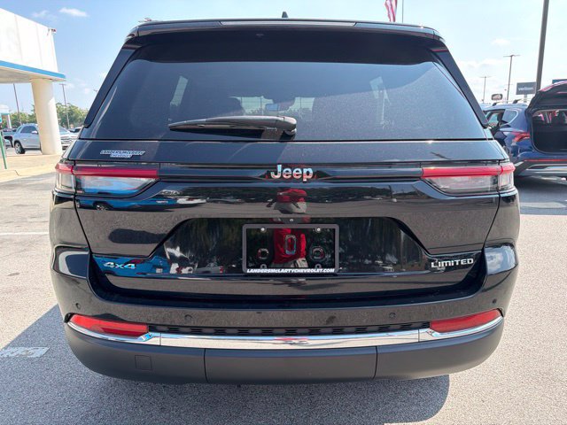 Used 2023 Jeep Grand Cherokee Limited AWD/4WD image 4