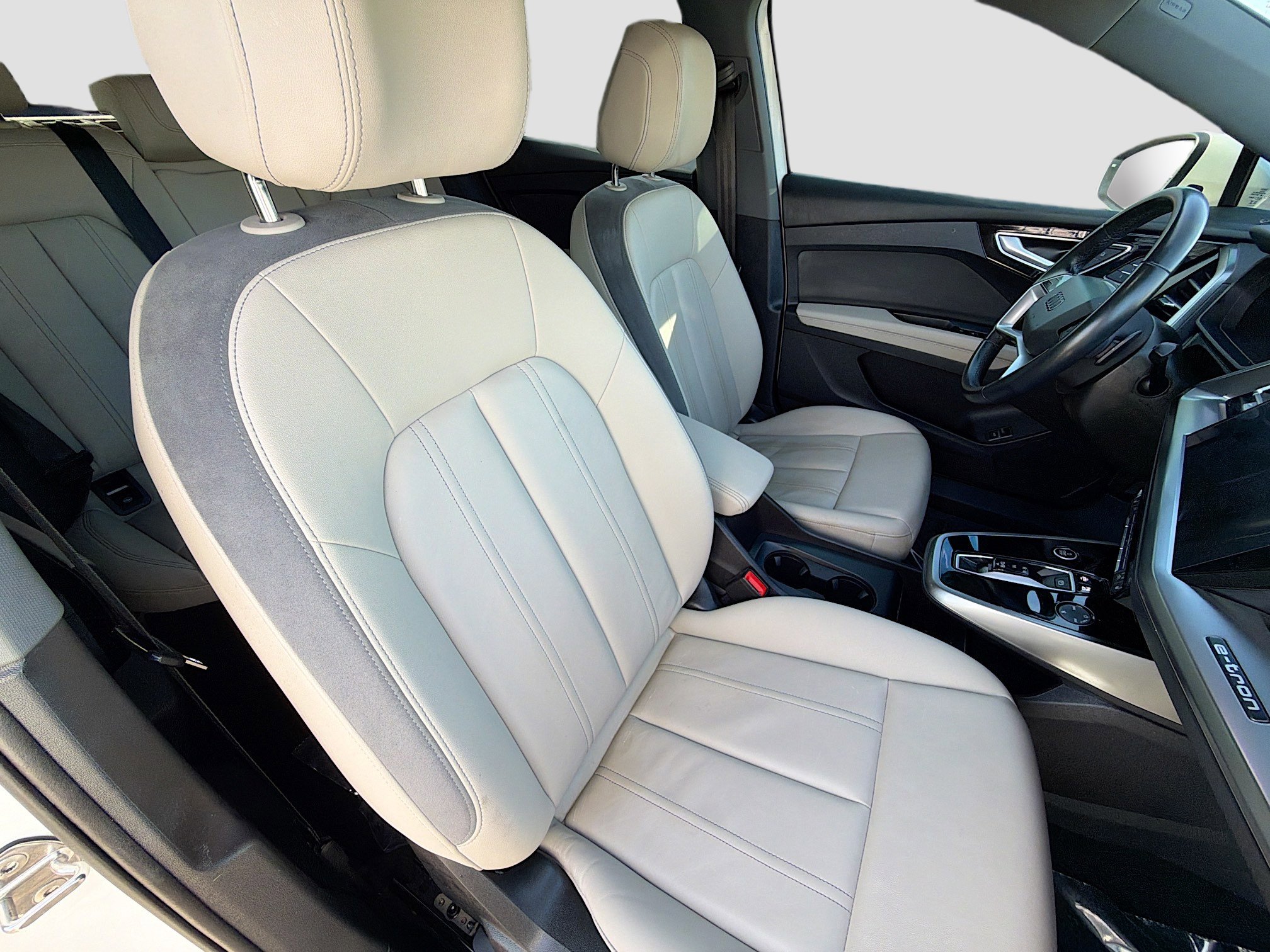 Used 2023 Audi Q4 e-tron Premium Plus image 14