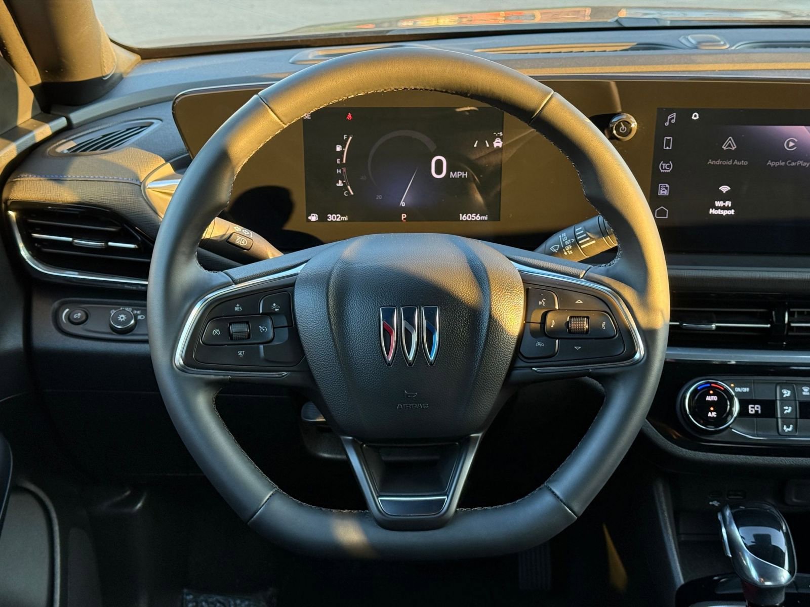 Used 2025 Buick Envista Sport Touring image 28