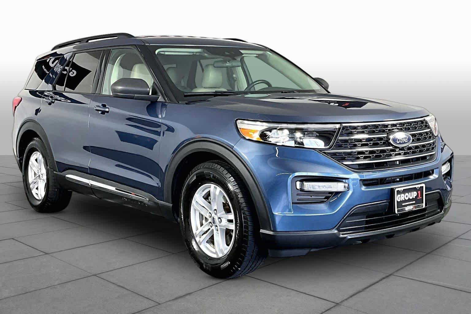 Used 2020 Ford Explorer XLT w/ Equipment Group 202A RWD image 3