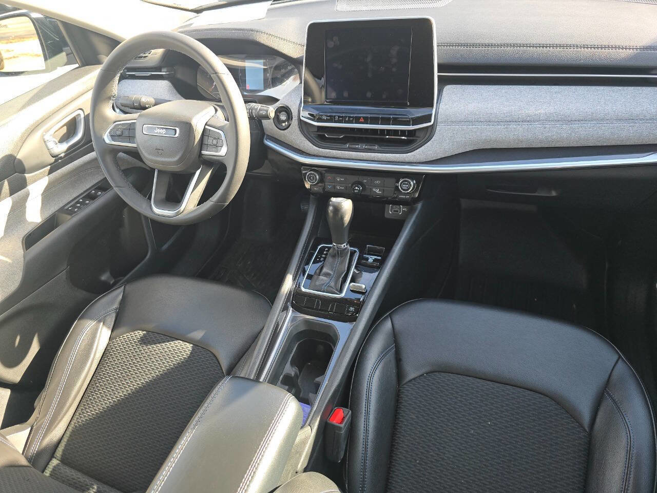 Used 2022 Jeep Compass Latitude image 22