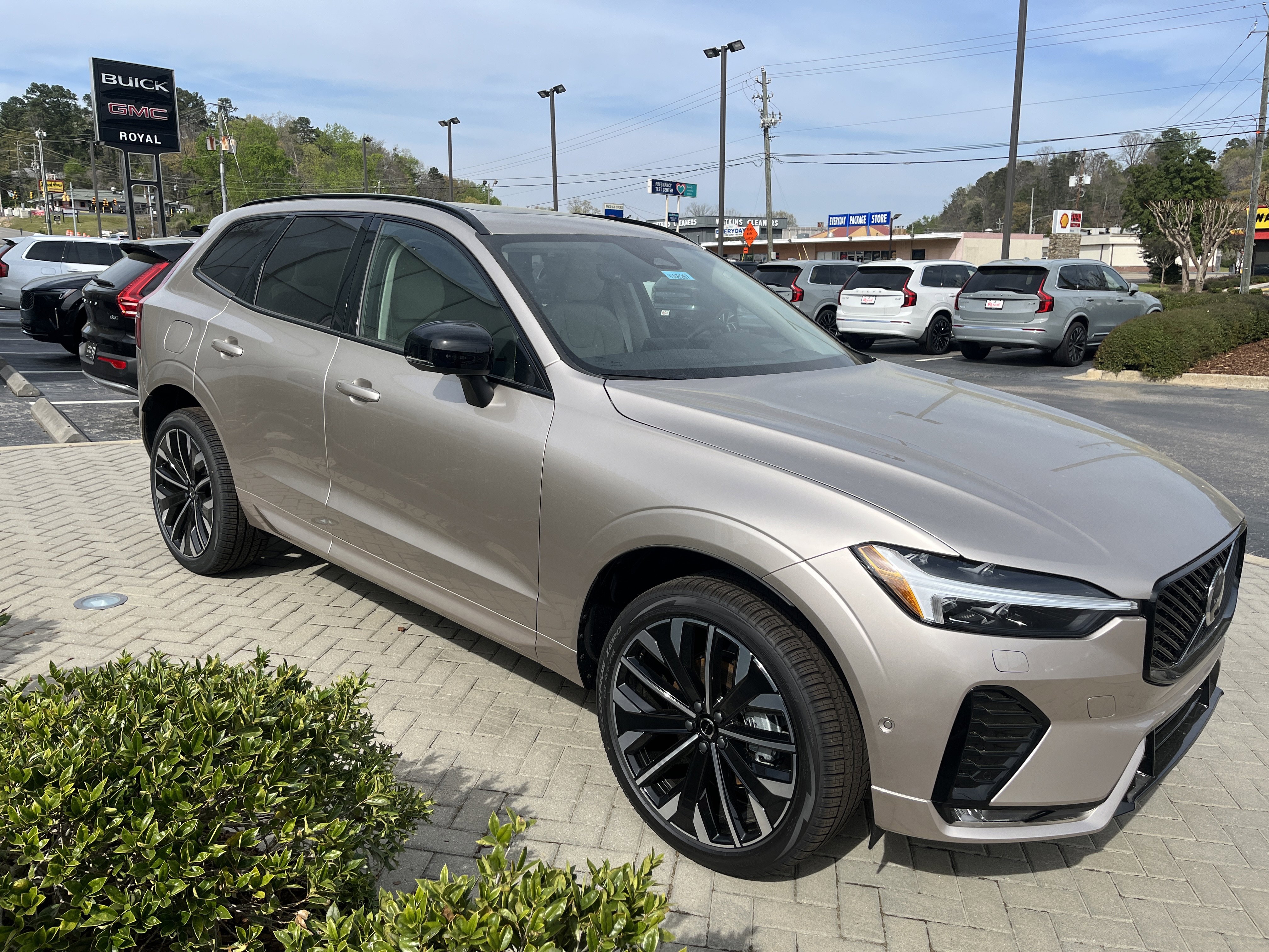 New 2026 Volvo XC60 B5 Ultra w/ Protection Package Premier image 6