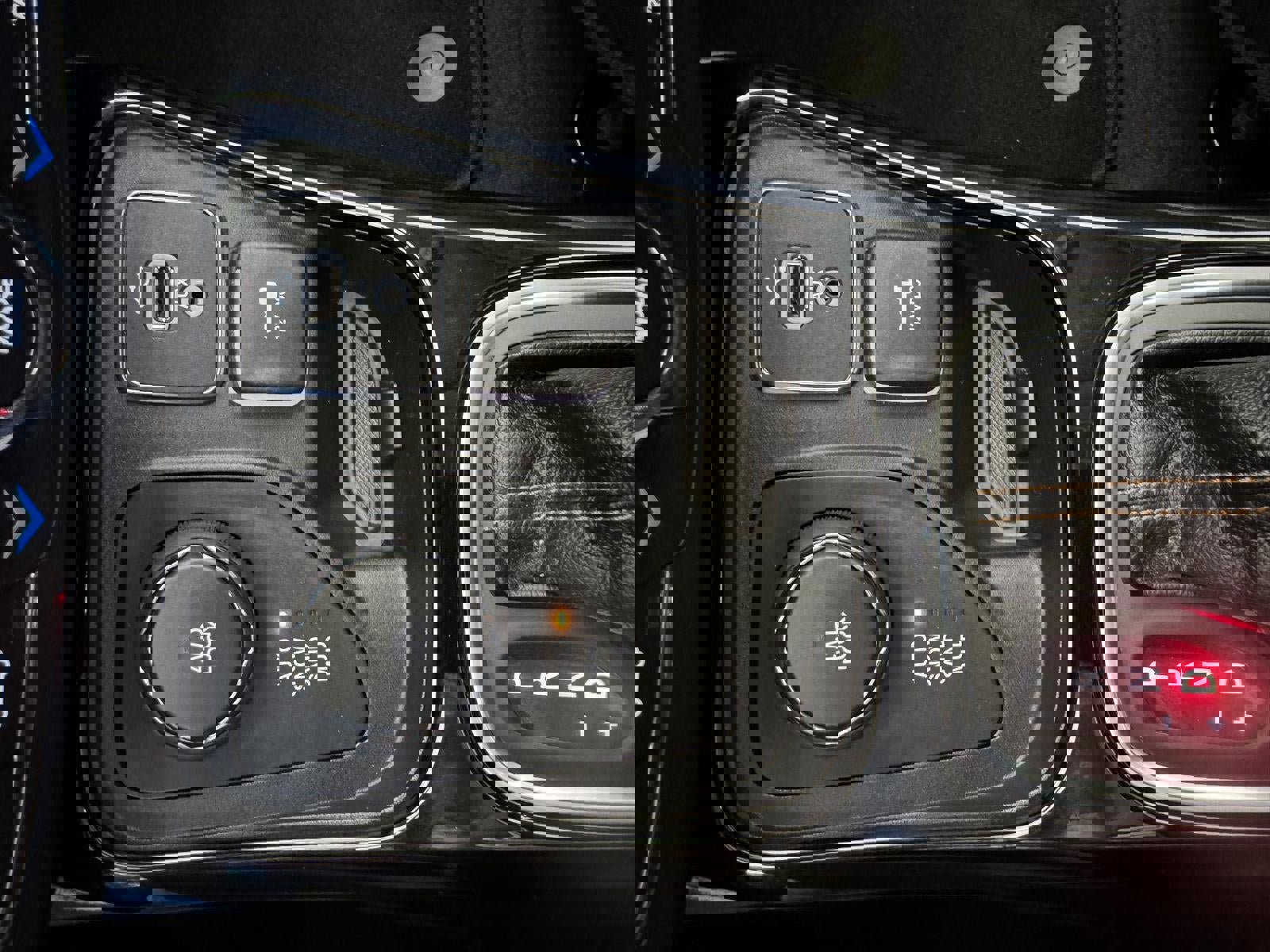 Used 2018 Jeep Compass Limited AWD/4WD image 24