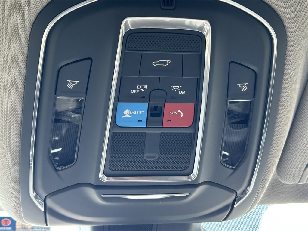 Used 2024 Jeep Wagoneer Series II w/ Flexible Seating Group image 28