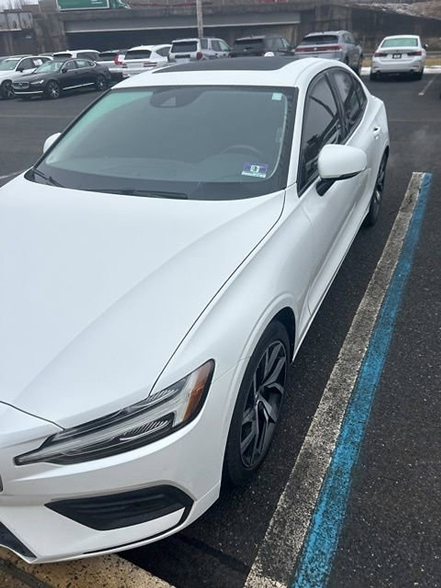 Used 2019 Volvo S60 T6 Momentum image 13