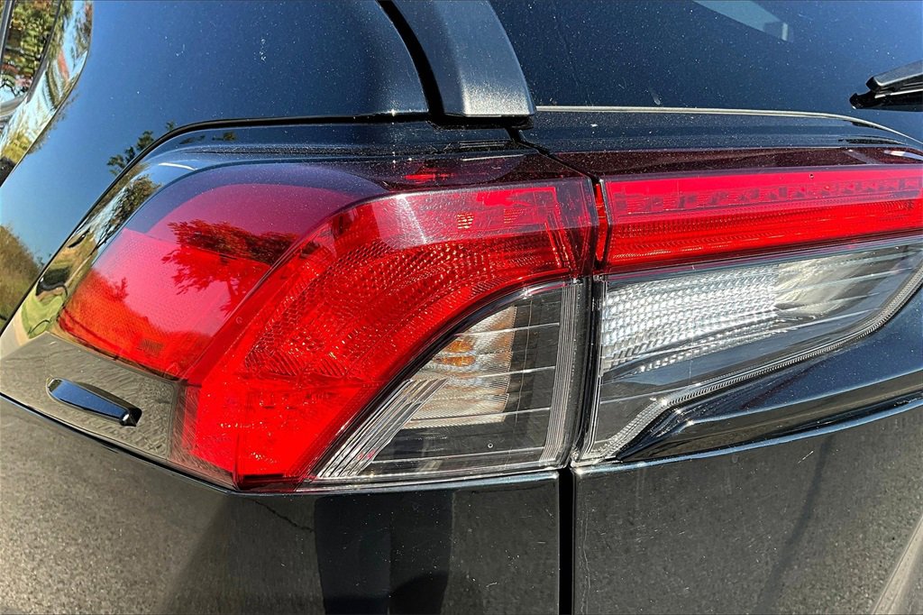 Used 2024 Toyota RAV4 Adventure image 32