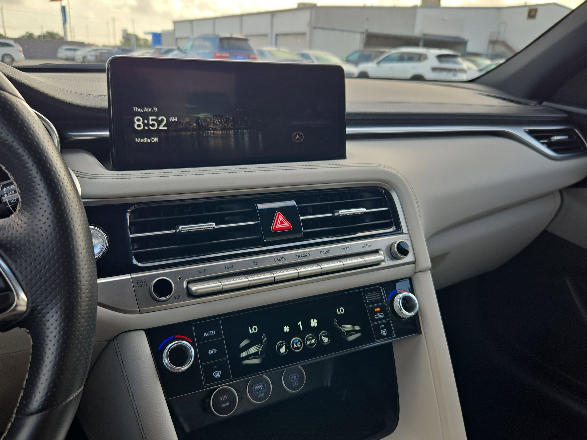 Used 2025 Genesis G70 2.5T image 22