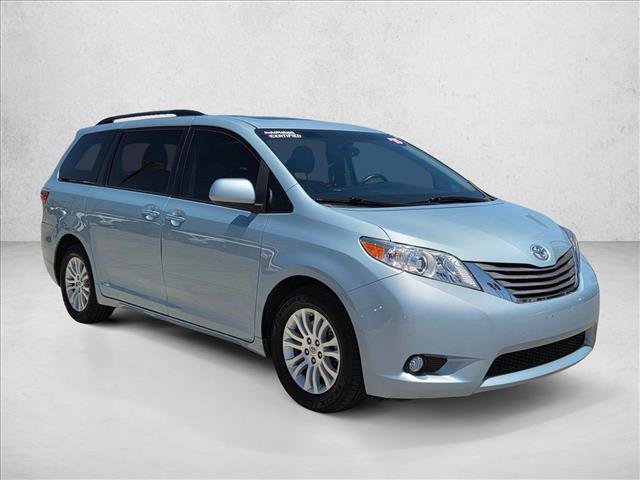 Used 2015 Toyota Sienna XLE w/ XLE Navigation Package FWD image 3