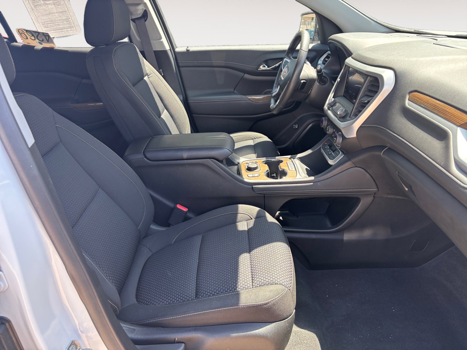 Used 2023 GMC Acadia SLE w/ Driver Convenience Package image 15