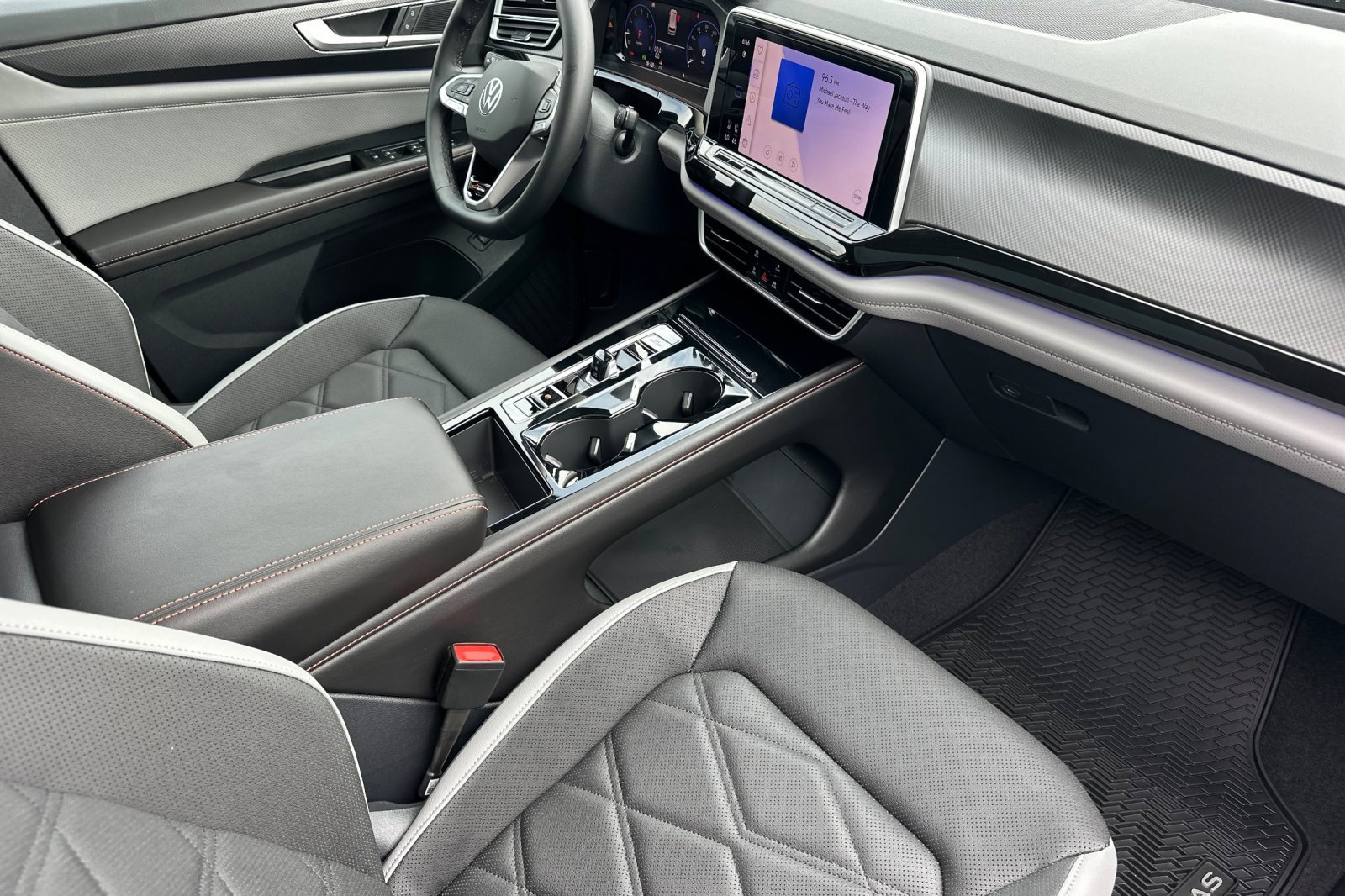 New 2025 Volkswagen Atlas Peak Edition SE image 15