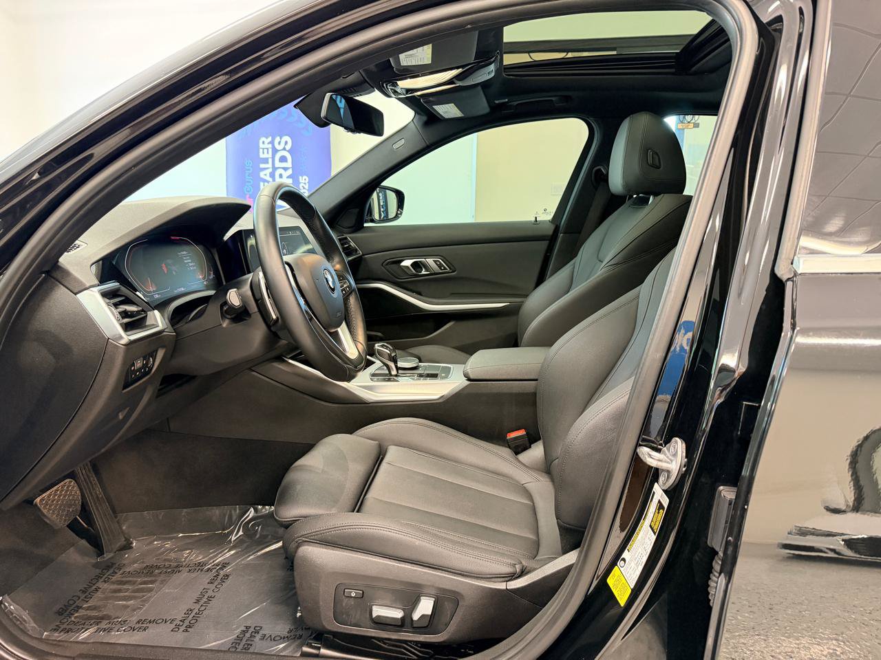 Used 2019 BMW 330i Sedan w/ Driving Assistance Package RWD image 16