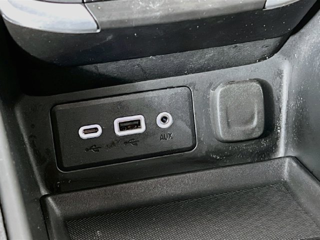 Used 2023 GMC Terrain SLE FWD image 20