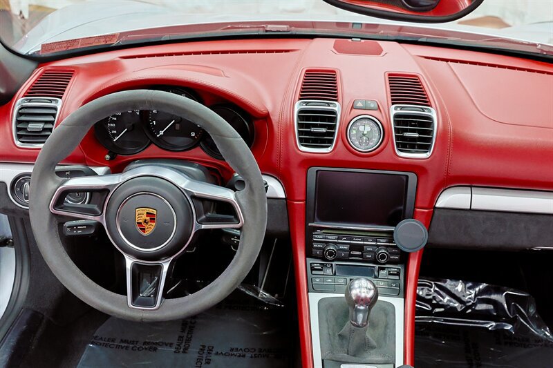 Used 2016 Porsche Boxster Spyder RWD image 87