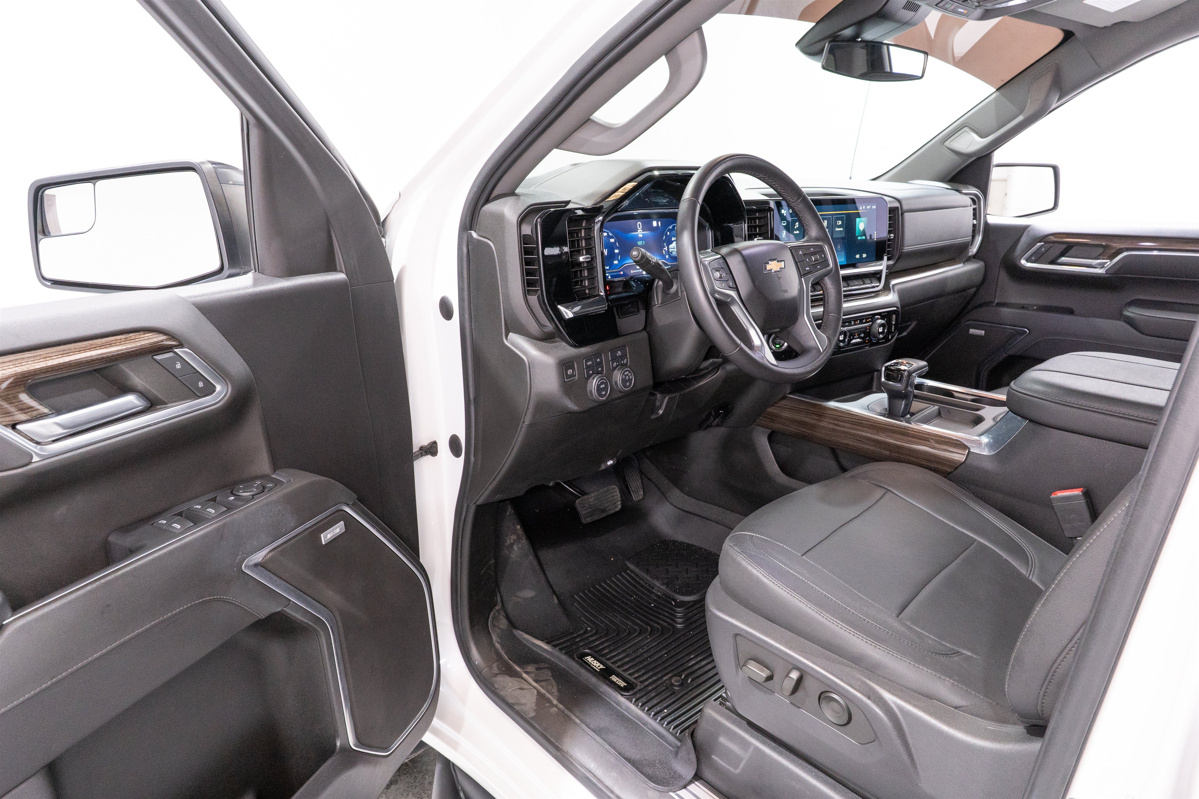Used 2023 Chevrolet Silverado 1500 RST w/ Convenience Package II AWD/4WD image 14