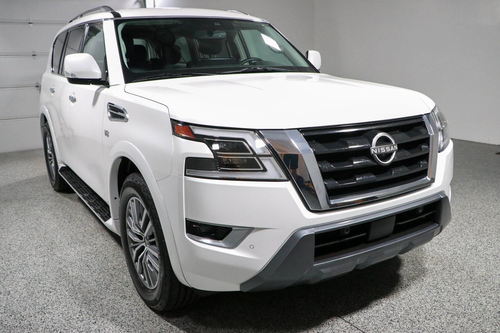 Used 2021 Nissan Armada SV w/ SV Appearance Package RWD image 5