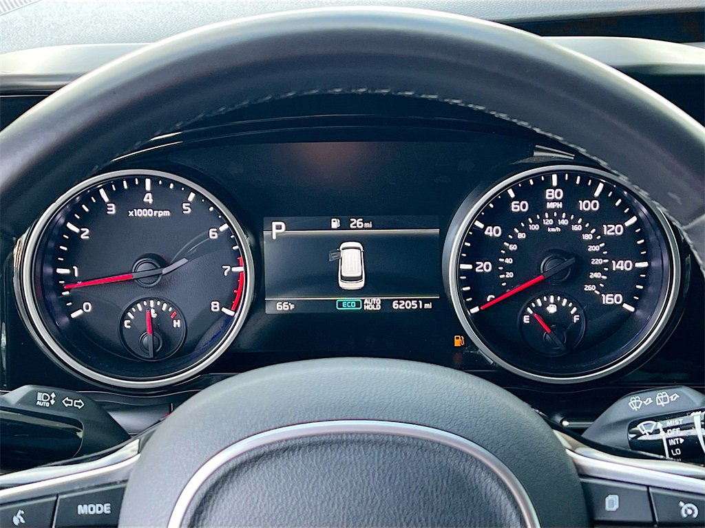 Used 2024 Kia Carnival EX image 12