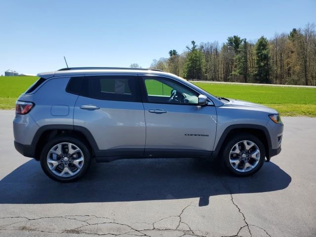 Used 2019 Jeep Compass Limited w/ Safety & Security Group AWD/4WD image 6