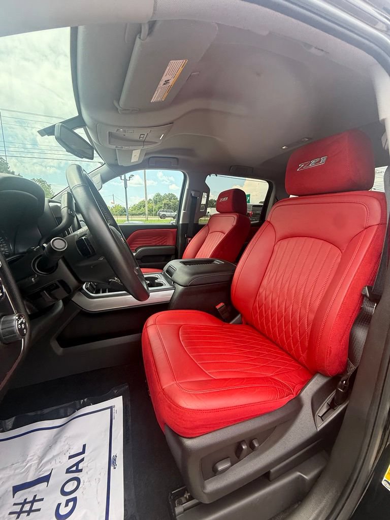 Used 2018 Chevrolet Silverado 1500 LT w/ All Star Edition AWD/4WD image 9