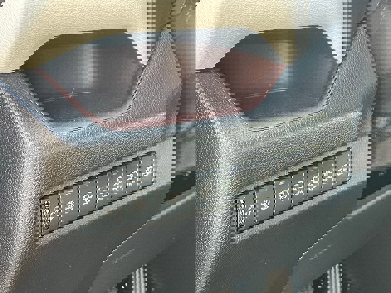 Used 2025 Toyota RAV4 Limited w/ Advanced Technology Package image 6