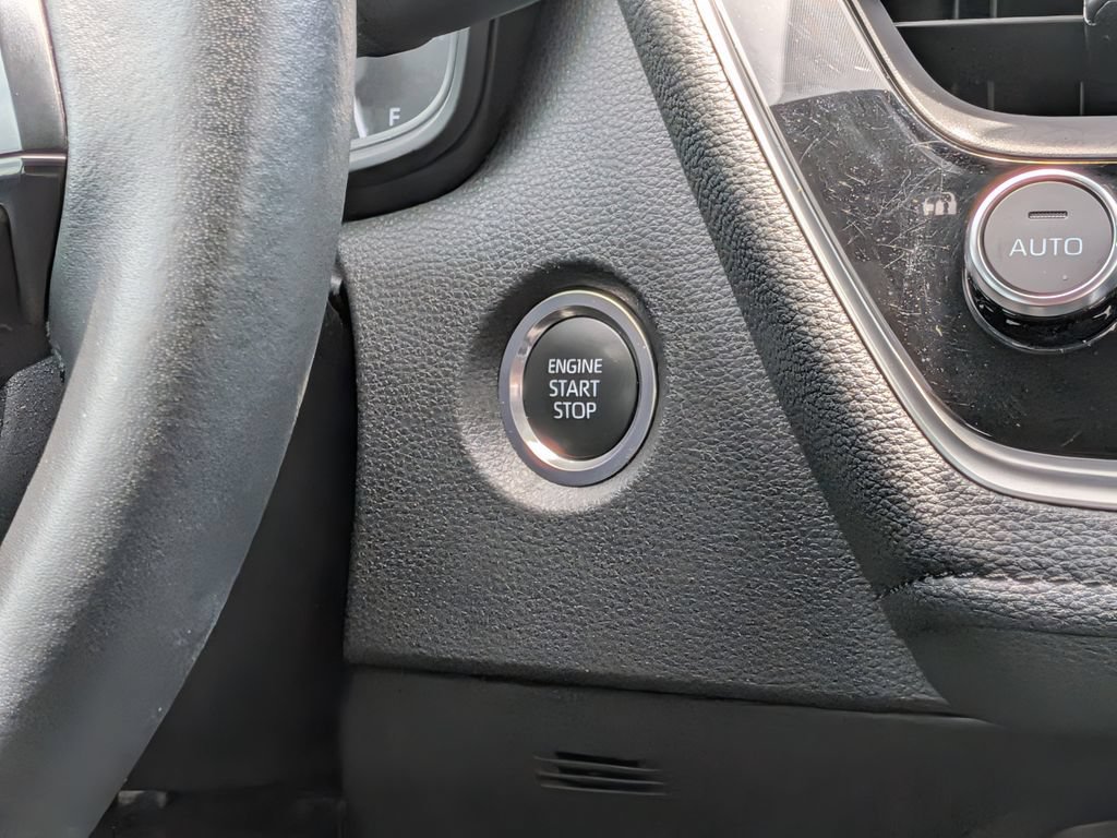 Used 2025 Toyota Corolla SE FWD image 23