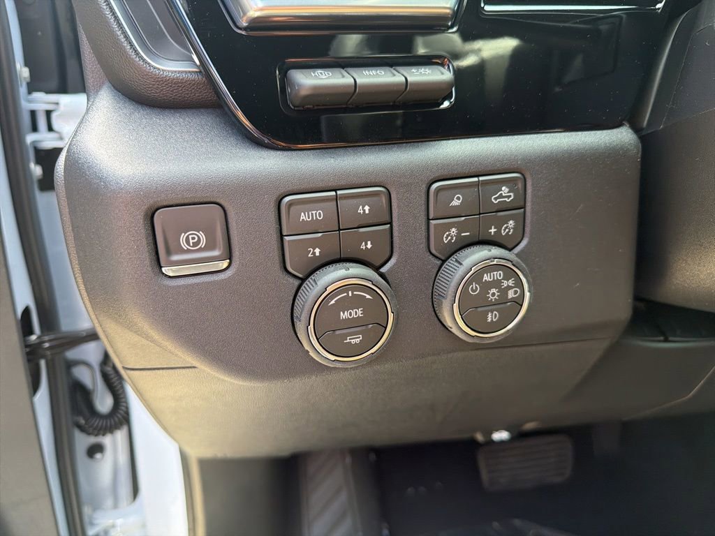 New 2026 Chevrolet Silverado 1500 High Country w/ Technology Package AWD/4WD image 10