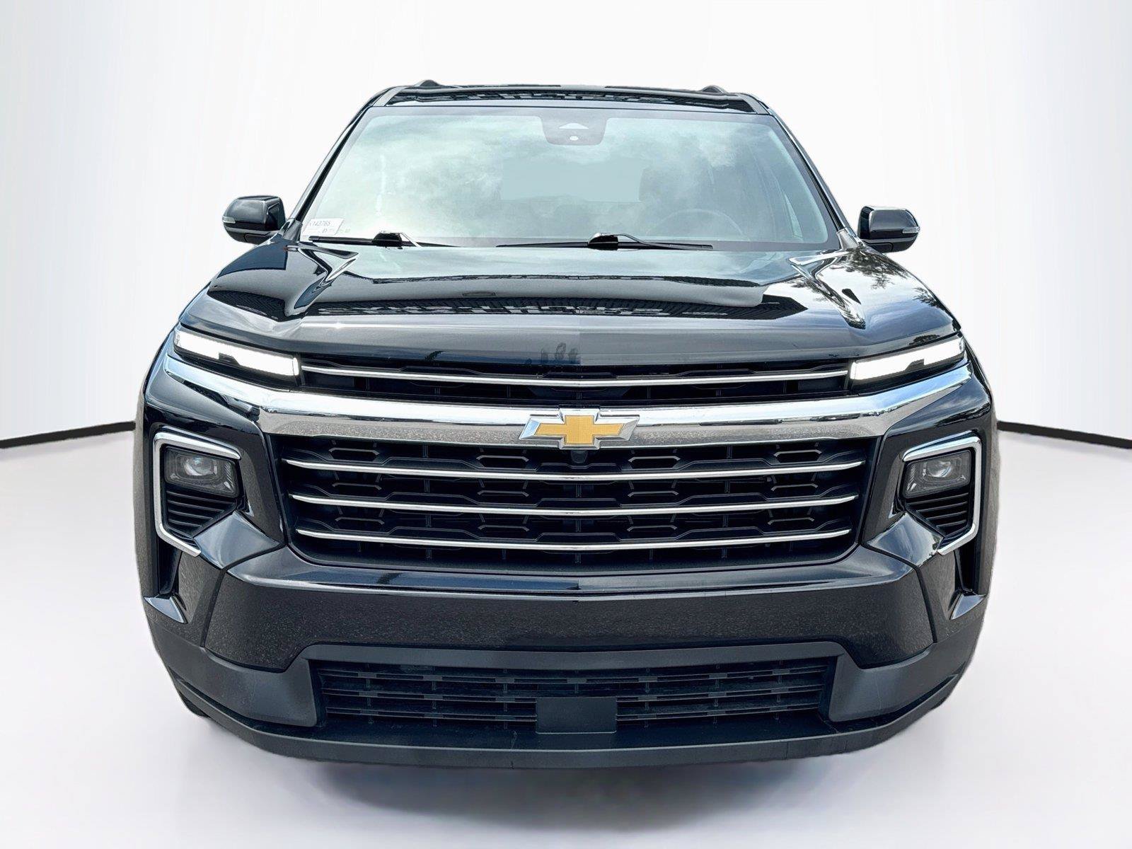 Used 2025 Chevrolet Traverse LT FWD image 8
